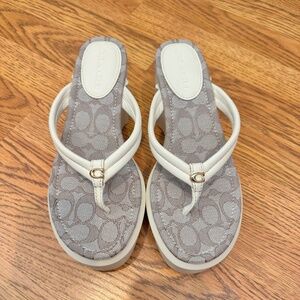 COACH Franki Flip Flop in Signature Jacquard Size 9B Chalk